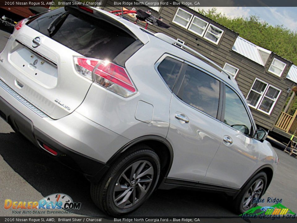 2016 Nissan Rogue SL AWD Brilliant Silver / Charcoal Photo #33