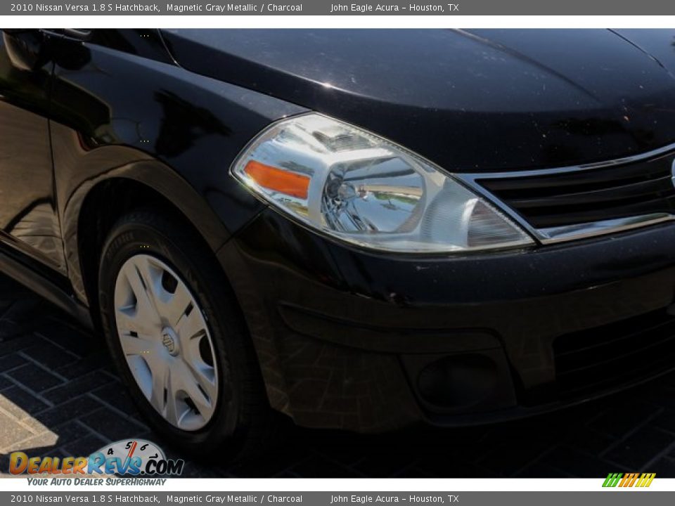 2010 Nissan Versa 1.8 S Hatchback Magnetic Gray Metallic / Charcoal Photo #12