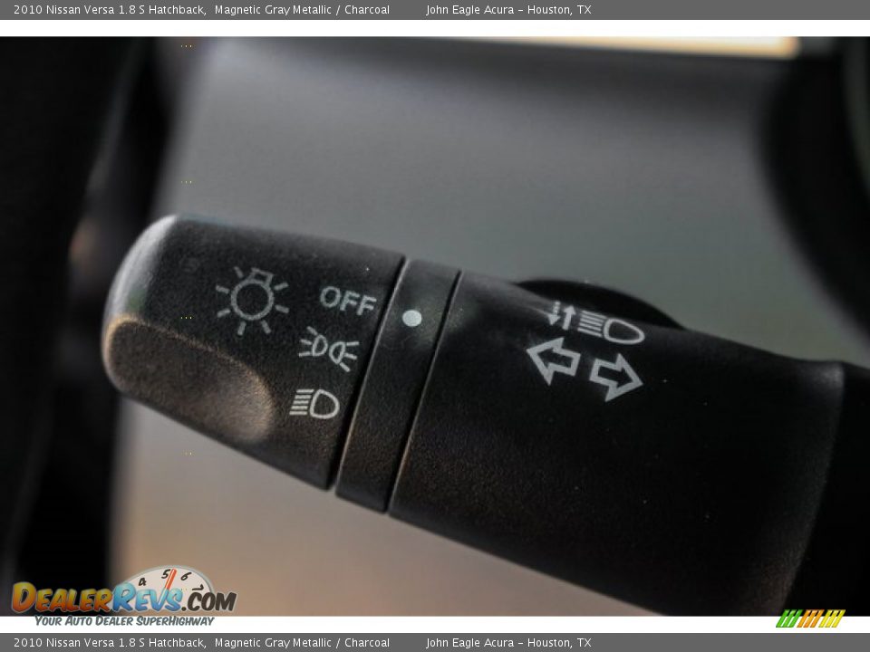 2010 Nissan Versa 1.8 S Hatchback Magnetic Gray Metallic / Charcoal Photo #34