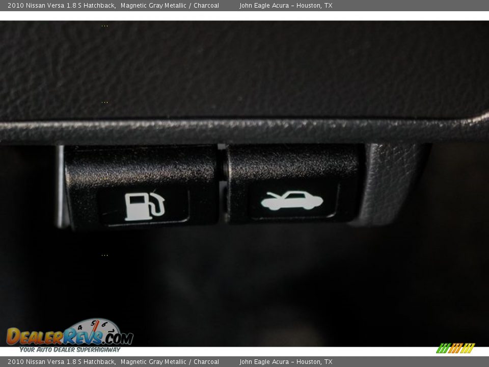 2010 Nissan Versa 1.8 S Hatchback Magnetic Gray Metallic / Charcoal Photo #36