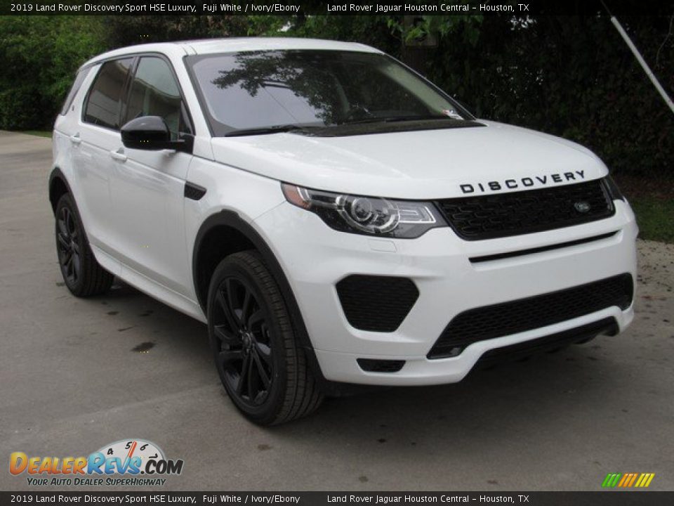 Front 3/4 View of 2019 Land Rover Discovery Sport HSE Luxury Photo #2