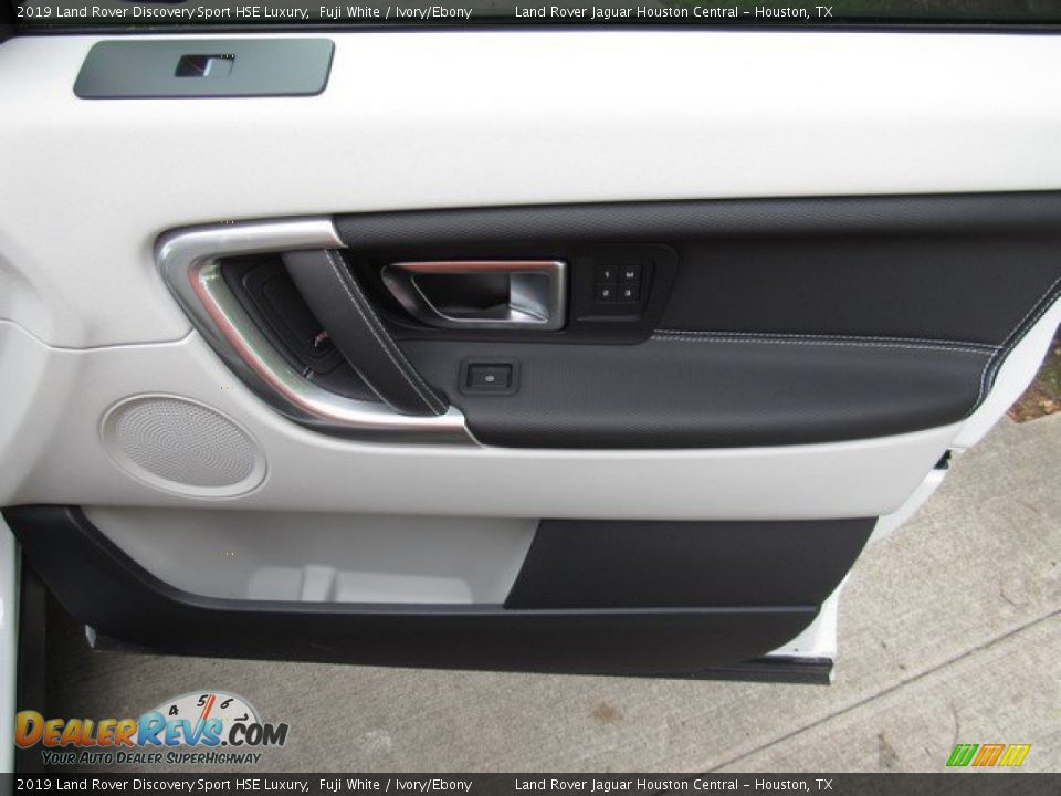 Door Panel of 2019 Land Rover Discovery Sport HSE Luxury Photo #20