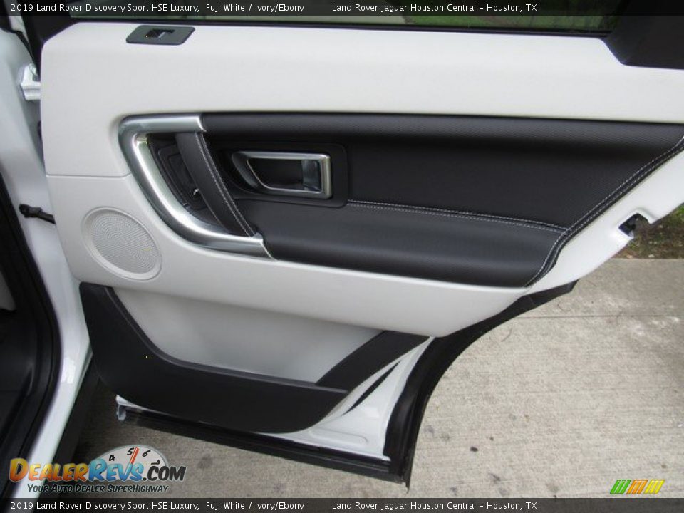 Door Panel of 2019 Land Rover Discovery Sport HSE Luxury Photo #21