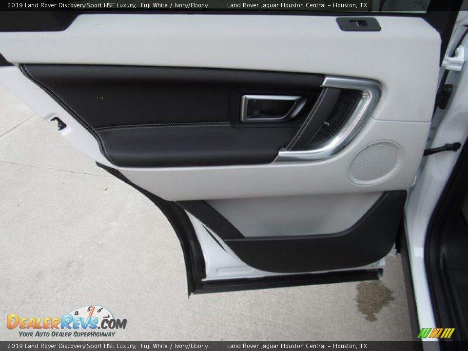 Door Panel of 2019 Land Rover Discovery Sport HSE Luxury Photo #22