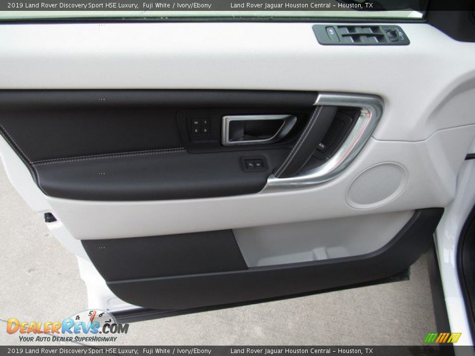 Door Panel of 2019 Land Rover Discovery Sport HSE Luxury Photo #23