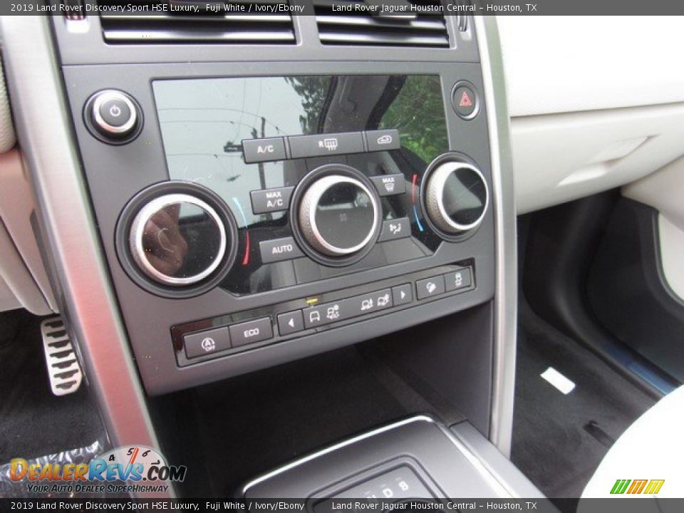 Controls of 2019 Land Rover Discovery Sport HSE Luxury Photo #36
