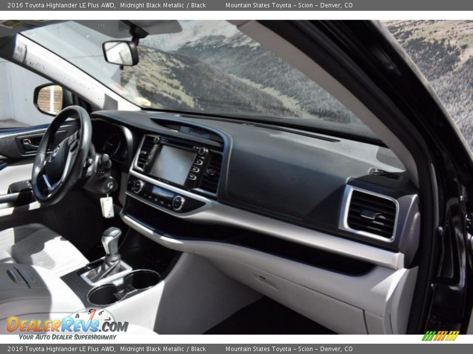 2016 Toyota Highlander LE Plus AWD Midnight Black Metallic / Black Photo #16