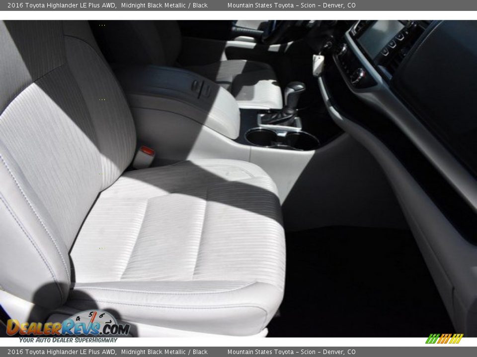 2016 Toyota Highlander LE Plus AWD Midnight Black Metallic / Black Photo #17