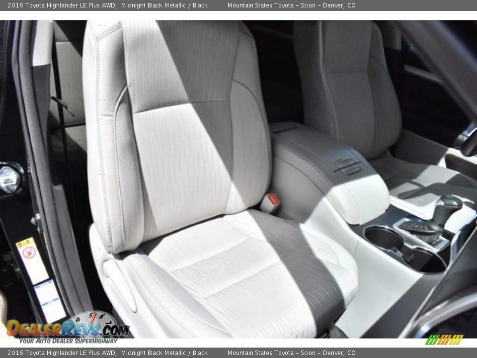 2016 Toyota Highlander LE Plus AWD Midnight Black Metallic / Black Photo #18