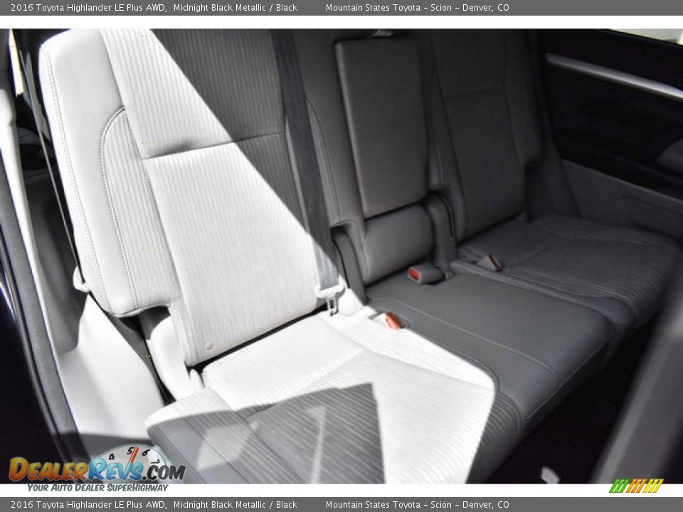 2016 Toyota Highlander LE Plus AWD Midnight Black Metallic / Black Photo #22