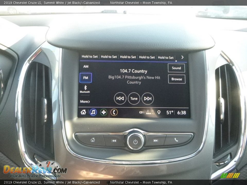 2019 Chevrolet Cruze LS Summit White / Jet Black/­Galvanized Photo #17