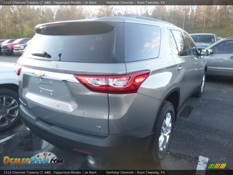 2019 Chevrolet Traverse LT AWD Pepperdust Metallic / Jet Black Photo #5