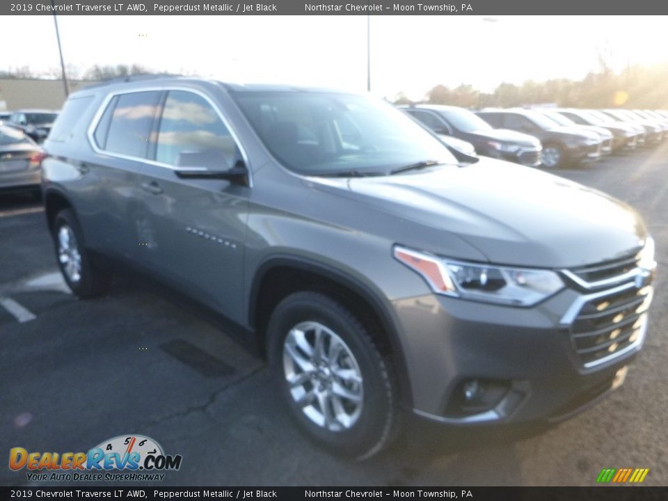 2019 Chevrolet Traverse LT AWD Pepperdust Metallic / Jet Black Photo #6