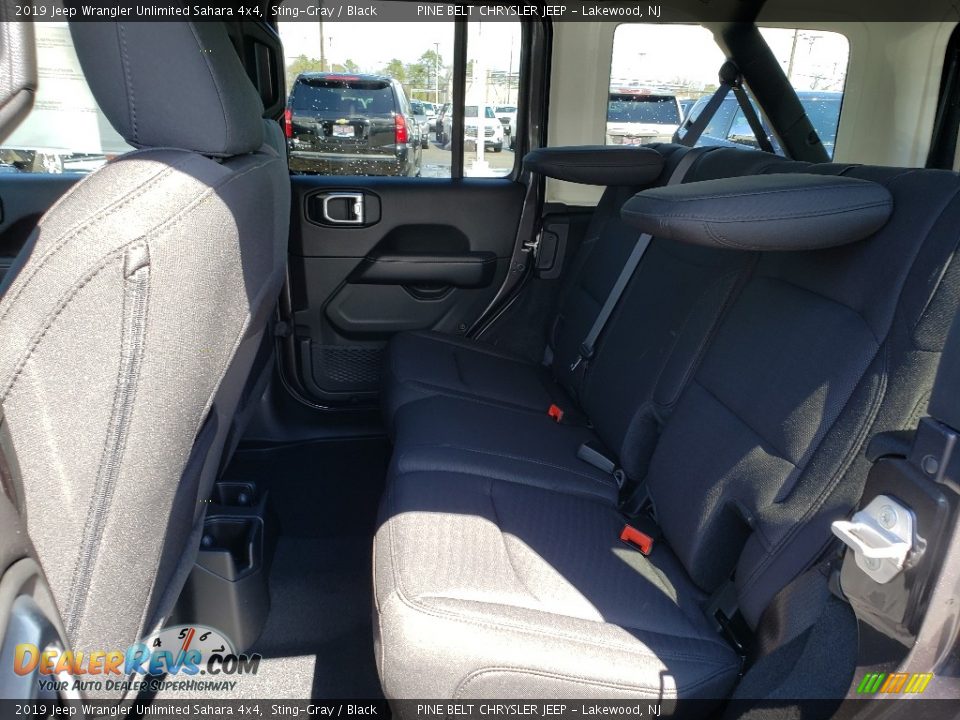 2019 Jeep Wrangler Unlimited Sahara 4x4 Sting-Gray / Black Photo #5