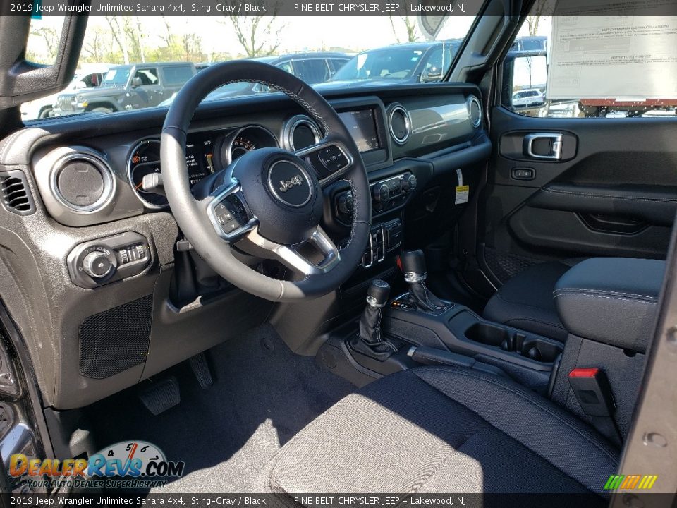 2019 Jeep Wrangler Unlimited Sahara 4x4 Sting-Gray / Black Photo #7
