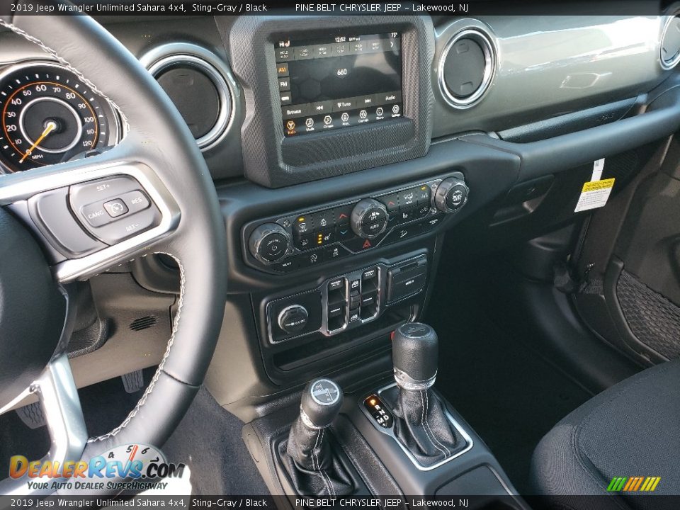 2019 Jeep Wrangler Unlimited Sahara 4x4 Sting-Gray / Black Photo #10