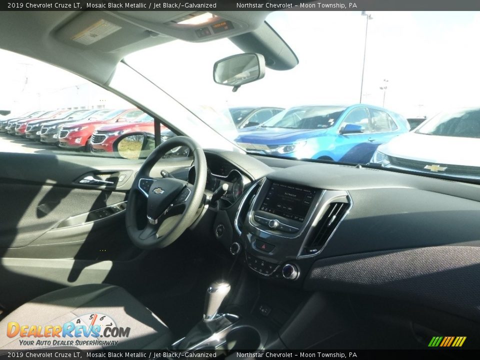 2019 Chevrolet Cruze LT Mosaic Black Metallic / Jet Black/­Galvanized Photo #10
