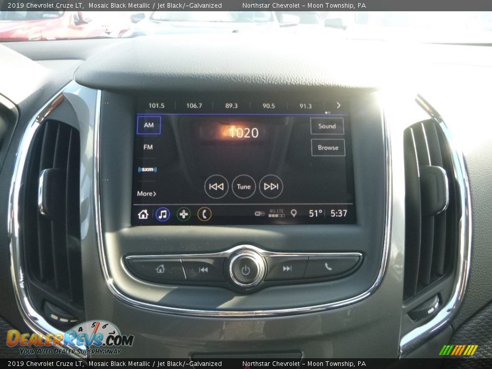 2019 Chevrolet Cruze LT Mosaic Black Metallic / Jet Black/­Galvanized Photo #17