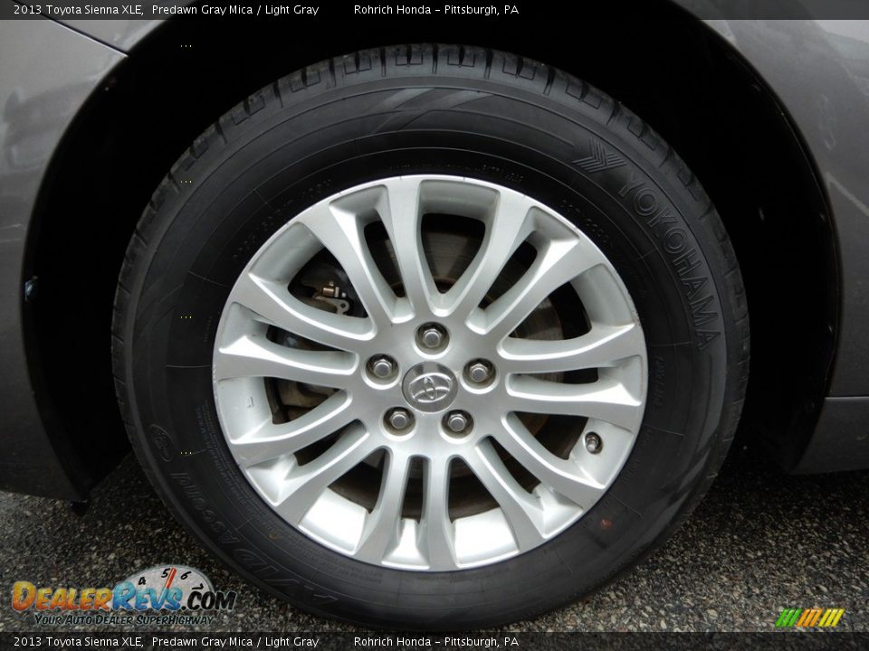 2013 Toyota Sienna XLE Predawn Gray Mica / Light Gray Photo #19