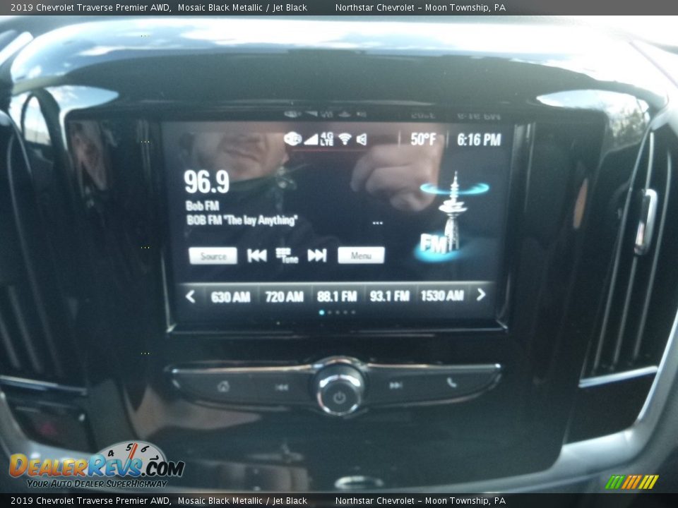 2019 Chevrolet Traverse Premier AWD Mosaic Black Metallic / Jet Black Photo #17
