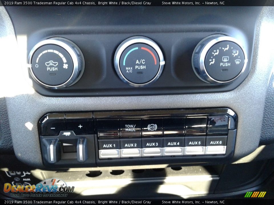 2019 Ram 3500 Tradesman Regular Cab 4x4 Chassis Bright White / Black/Diesel Gray Photo #19