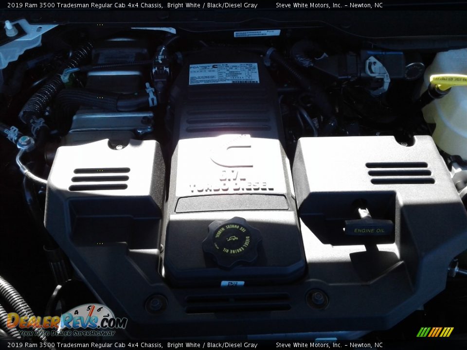 2019 Ram 3500 Tradesman Regular Cab 4x4 Chassis Bright White / Black/Diesel Gray Photo #24