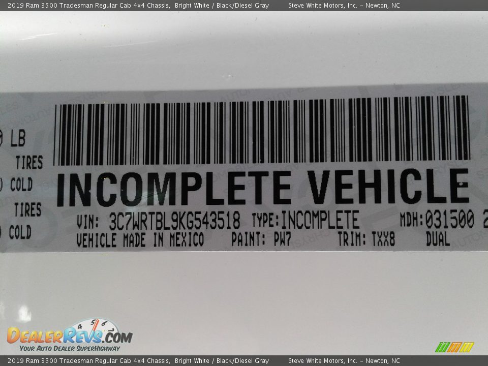 2019 Ram 3500 Tradesman Regular Cab 4x4 Chassis Bright White / Black/Diesel Gray Photo #25