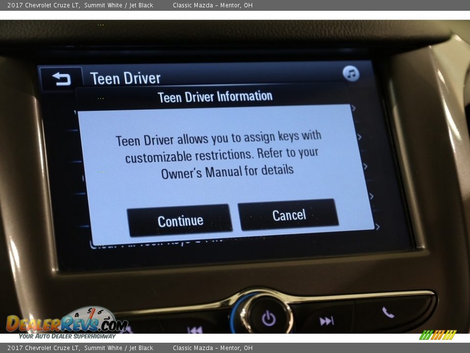 2017 Chevrolet Cruze LT Summit White / Jet Black Photo #15