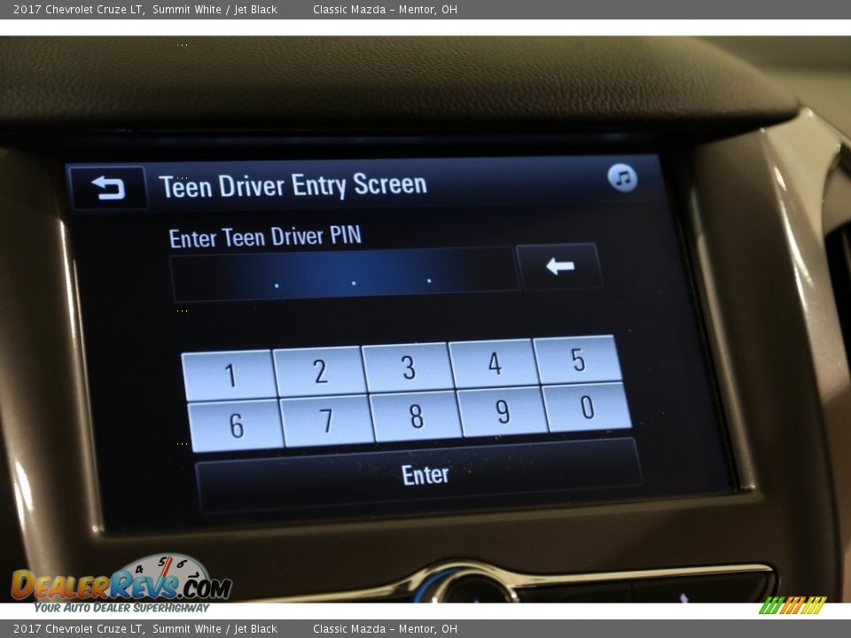 2017 Chevrolet Cruze LT Summit White / Jet Black Photo #16
