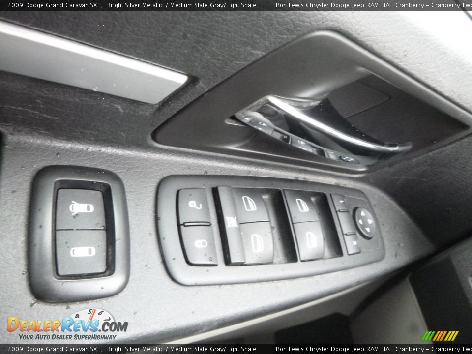 2009 Dodge Grand Caravan SXT Bright Silver Metallic / Medium Slate Gray/Light Shale Photo #19