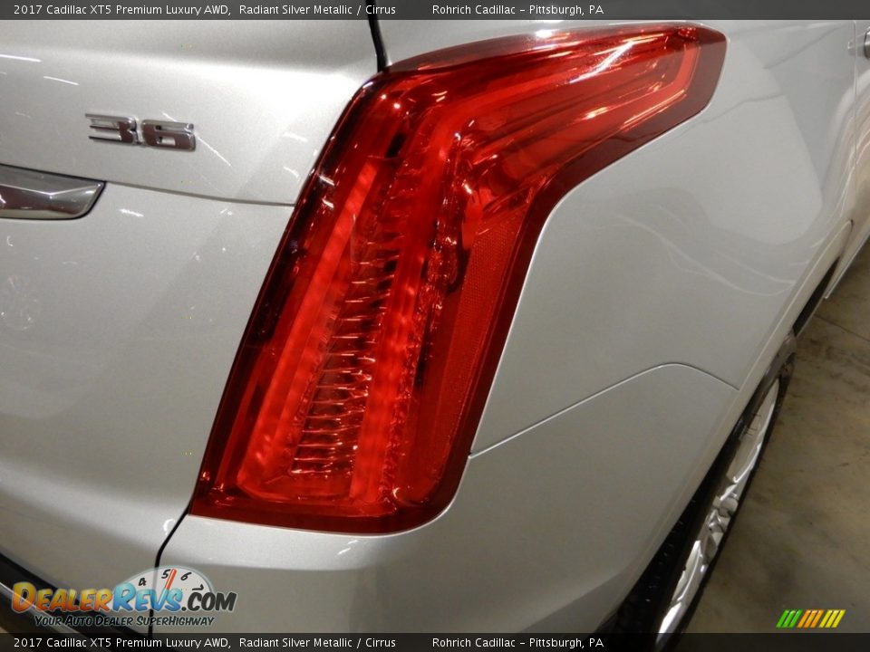 2017 Cadillac XT5 Premium Luxury AWD Radiant Silver Metallic / Cirrus Photo #11