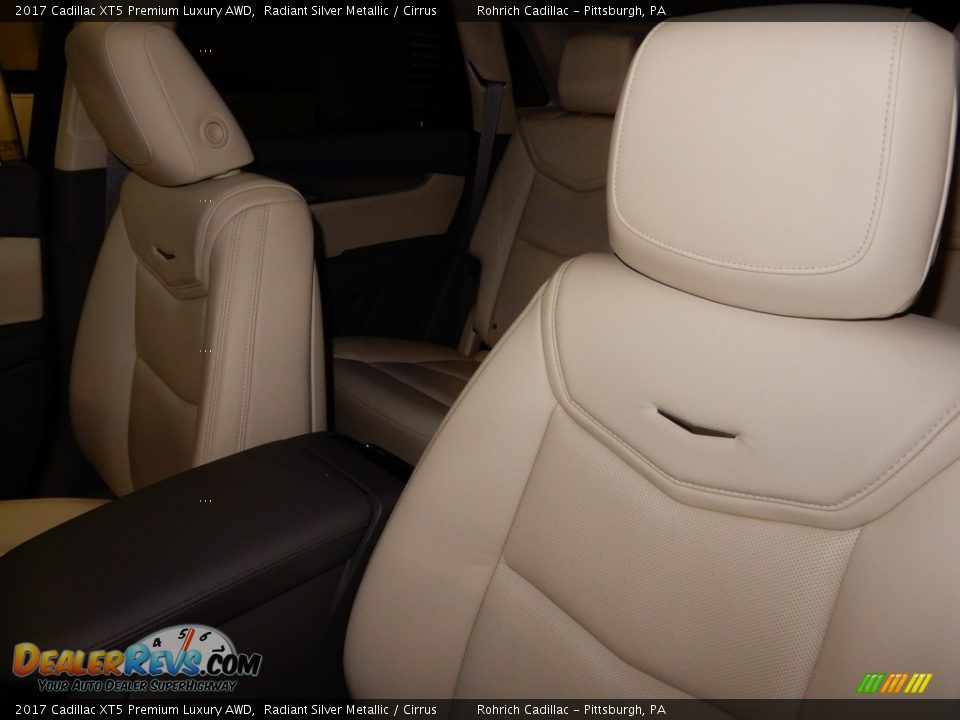 2017 Cadillac XT5 Premium Luxury AWD Radiant Silver Metallic / Cirrus Photo #17