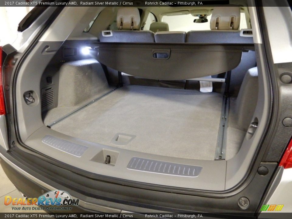 2017 Cadillac XT5 Premium Luxury AWD Radiant Silver Metallic / Cirrus Photo #22
