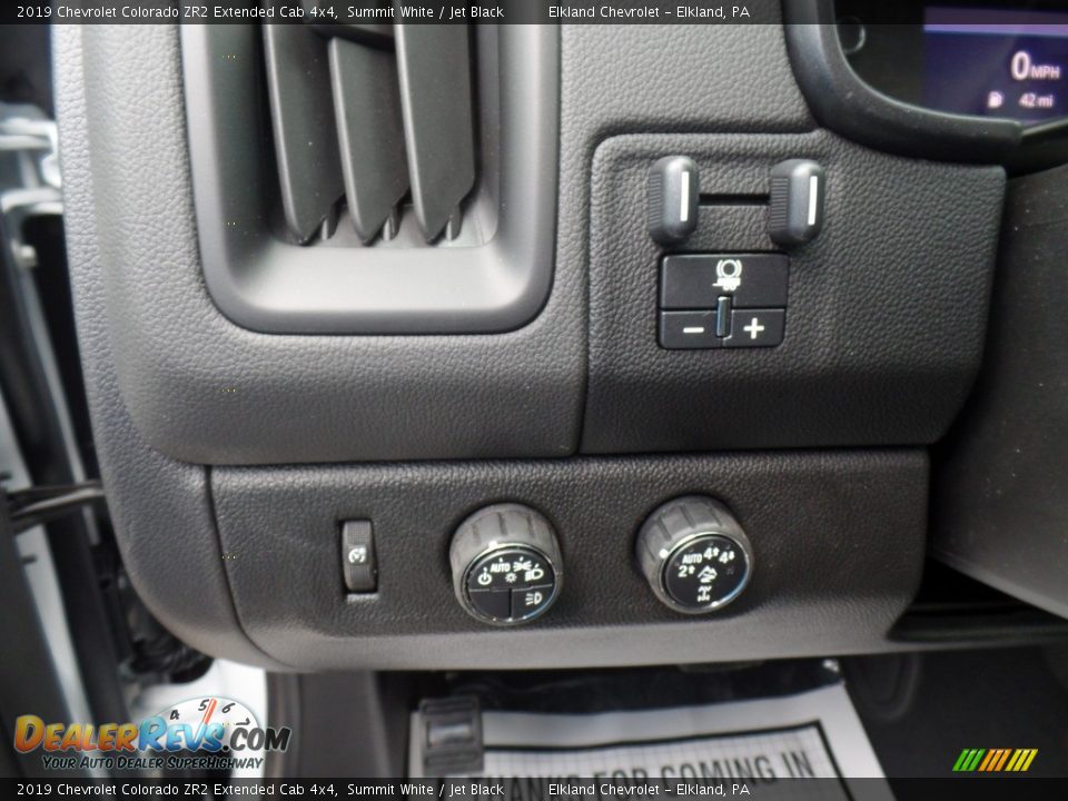Controls of 2019 Chevrolet Colorado ZR2 Extended Cab 4x4 Photo #31