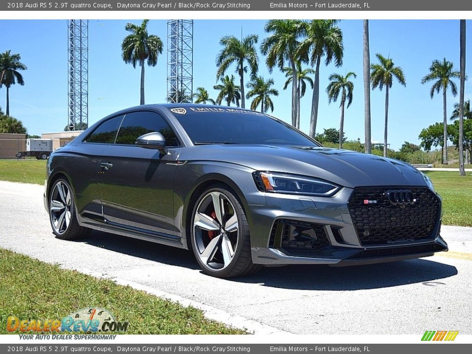 Front 3/4 View of 2018 Audi RS 5 2.9T quattro Coupe Photo #1