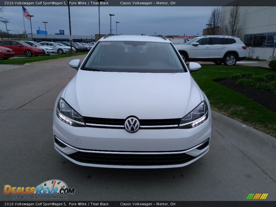 2019 Volkswagen Golf SportWagen S Pure White / Titan Black Photo #2