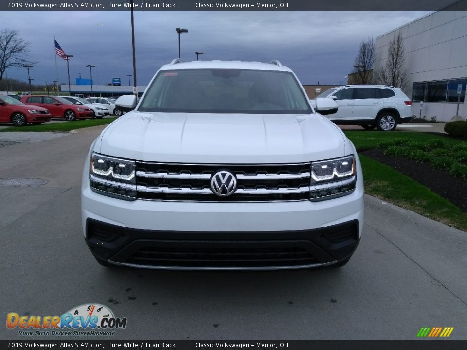 2019 Volkswagen Atlas S 4Motion Pure White / Titan Black Photo #2