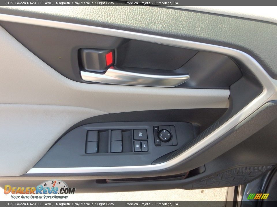 2019 Toyota RAV4 XLE AWD Magnetic Gray Metallic / Light Gray Photo #9