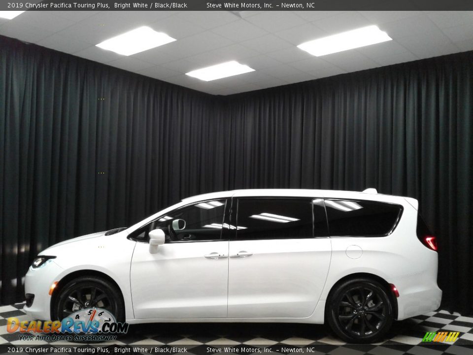 2019 Chrysler Pacifica Touring Plus Bright White / Black/Black Photo #1