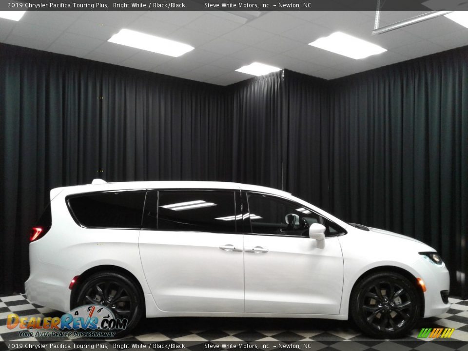 2019 Chrysler Pacifica Touring Plus Bright White / Black/Black Photo #5