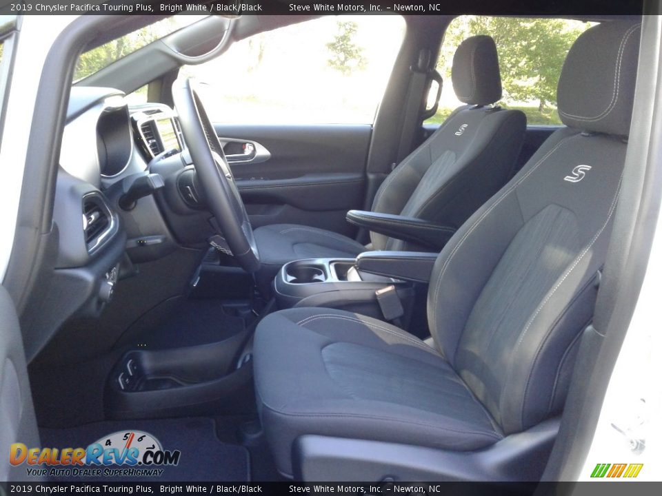 2019 Chrysler Pacifica Touring Plus Bright White / Black/Black Photo #10