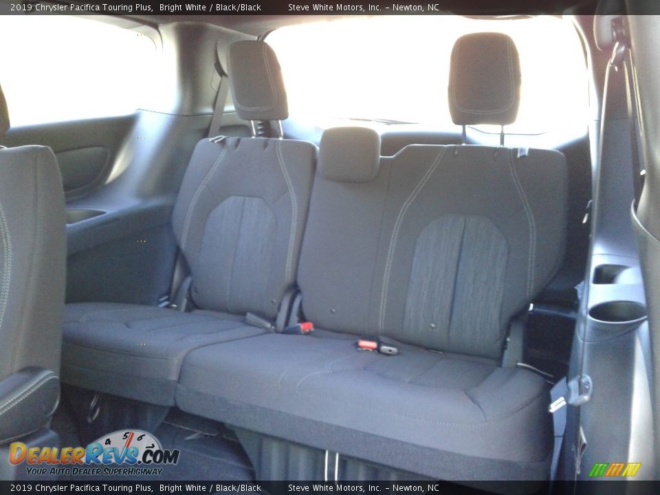2019 Chrysler Pacifica Touring Plus Bright White / Black/Black Photo #12