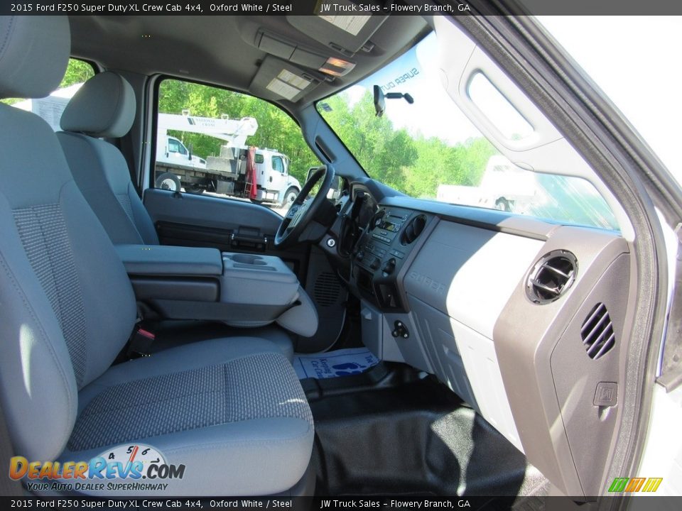 2015 Ford F250 Super Duty XL Crew Cab 4x4 Oxford White / Steel Photo #13