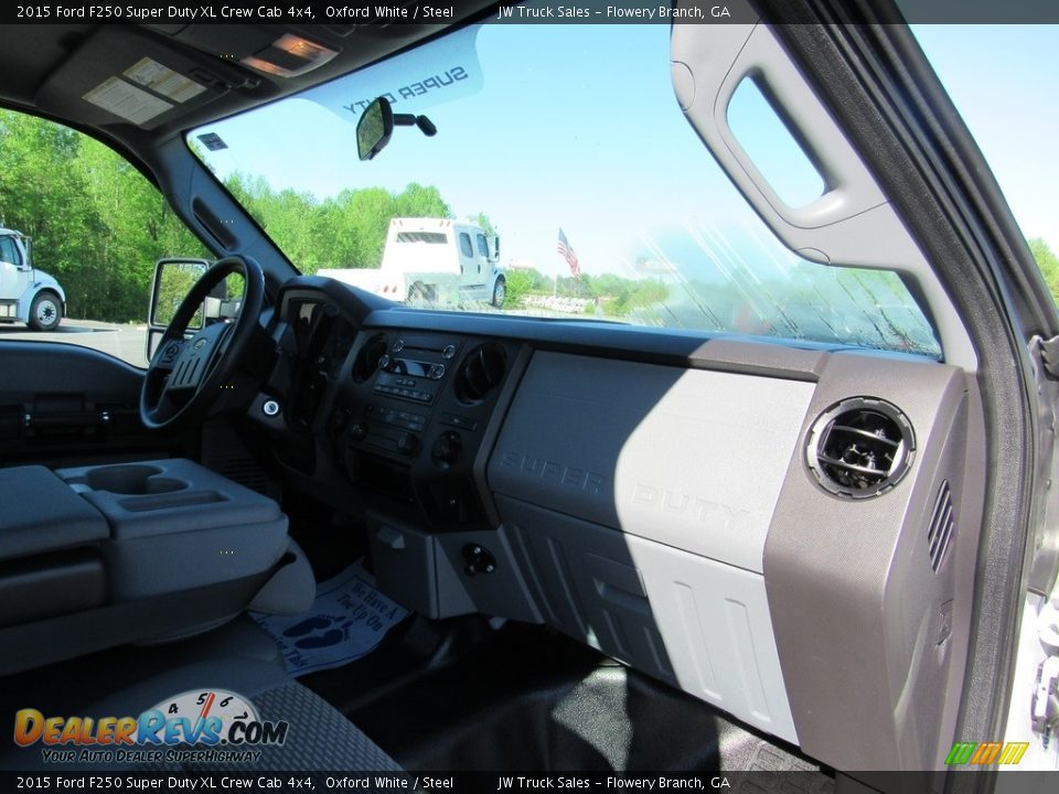 2015 Ford F250 Super Duty XL Crew Cab 4x4 Oxford White / Steel Photo #14