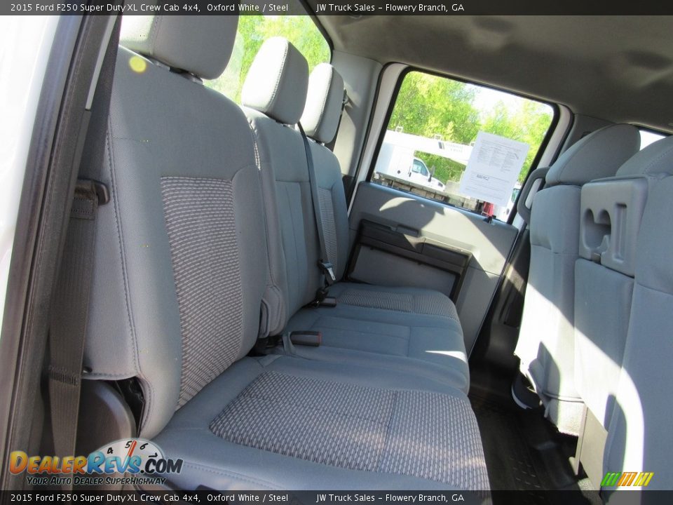 2015 Ford F250 Super Duty XL Crew Cab 4x4 Oxford White / Steel Photo #28