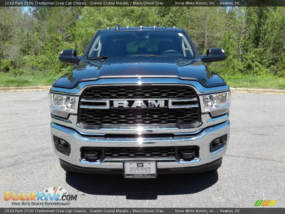 2019 Ram 3500 Tradesman Crew Cab Chassis Granite Crystal Metallic / Black/Diesel Gray Photo #3