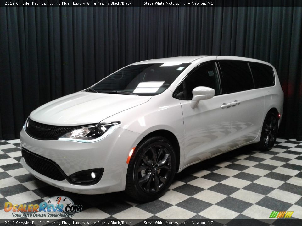 2019 Chrysler Pacifica Touring Plus Luxury White Pearl / Black/Black Photo #2