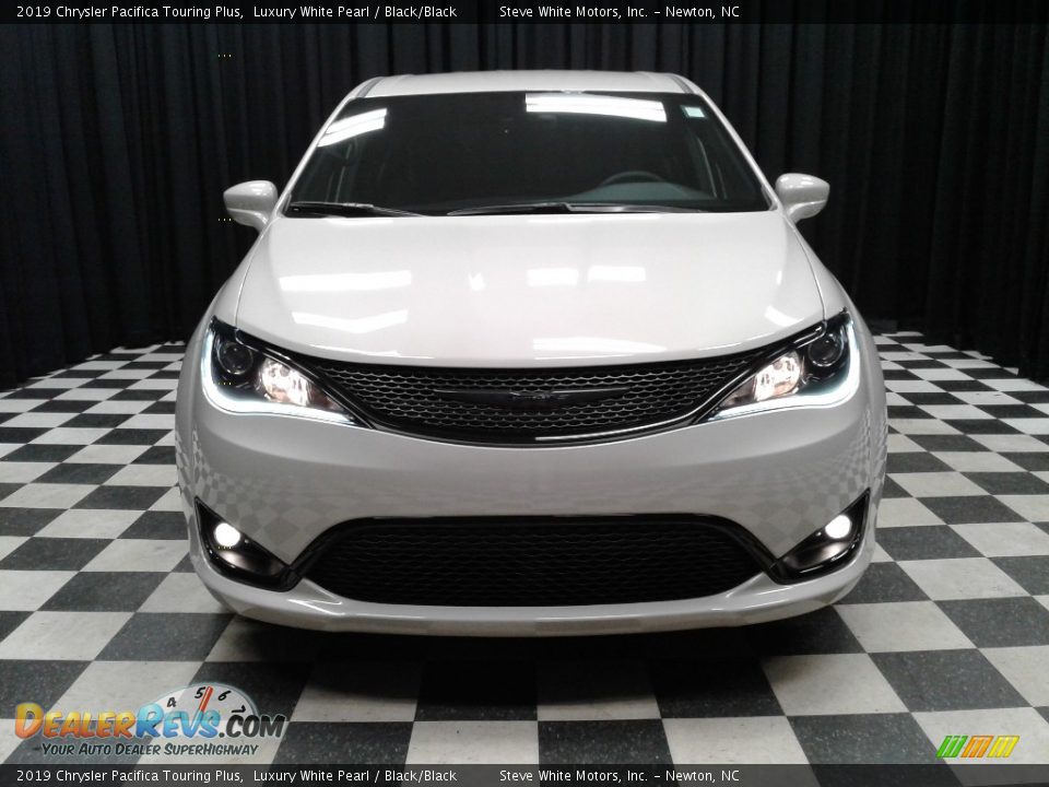 2019 Chrysler Pacifica Touring Plus Luxury White Pearl / Black/Black Photo #3