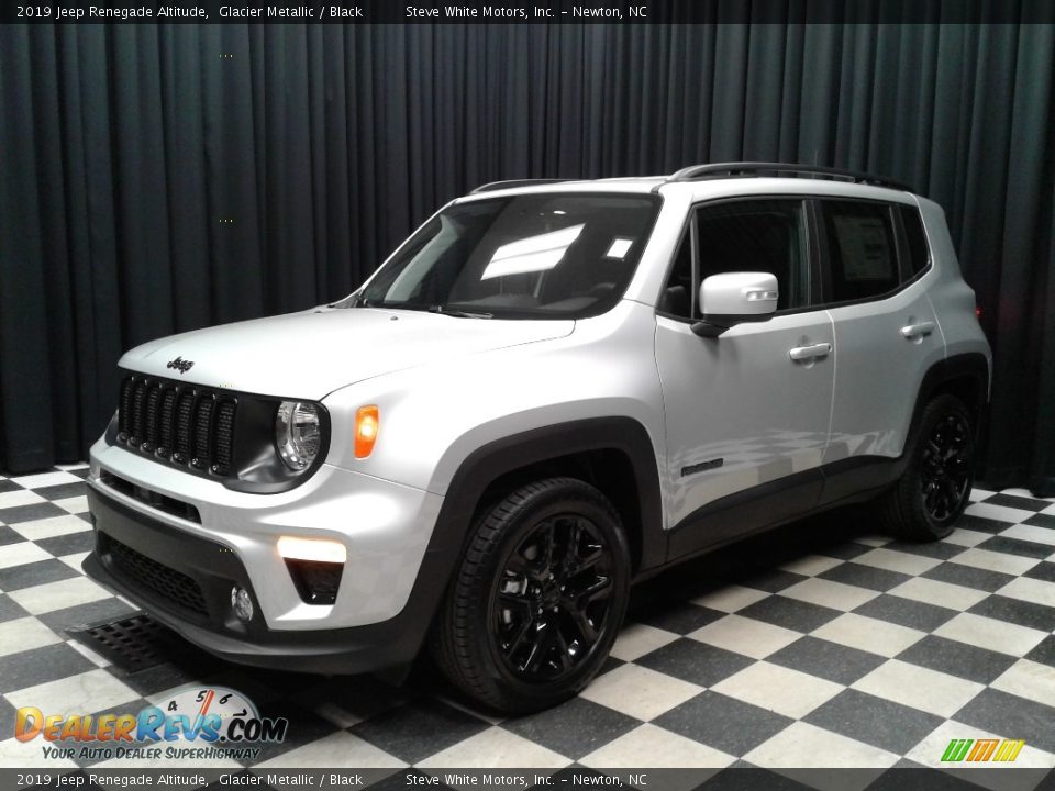 Front 3/4 View of 2019 Jeep Renegade Altitude Photo #2