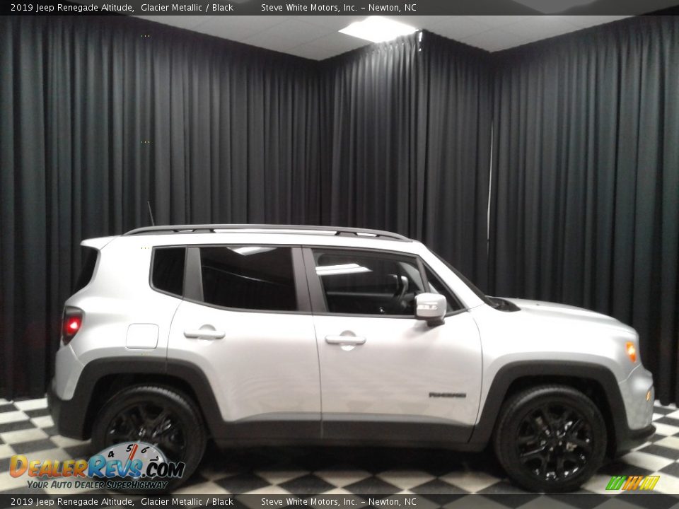 2019 Jeep Renegade Altitude Glacier Metallic / Black Photo #5